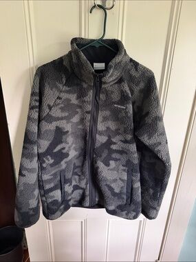 Columbia Gray Camouflage Sherpa Fleece Jacket